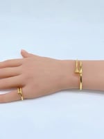 سوارة مع خاتم مسمار مرصعة بالزركون ومطلي بالذهب عي...