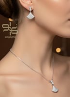 طقم سلسال وحلق بتصميم عصري ذهبي وفضي