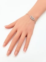 بوكس توزيعه 5 اساور بتصميم عالمي ذهبي وفضي