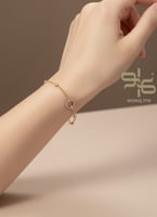 سوارة بتصميم عصري وجذاب ذهبي، فضي - مستوحاة من كار...