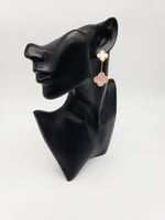 حلق فان كليف وردتين عدة الوان - مستوحى