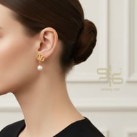 حلق فالنتينو ذهبي بالؤلؤ - مستوحى