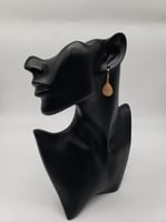 طقم بوشرون سلسال وحلق ذهبي - مستوحى