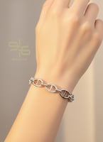 سوارة بتصميم عصري وجذاب