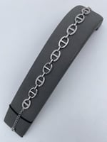 سوارة بتصميم عصري وجذاب