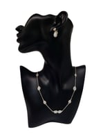 طقم بوشرون - مستوحى