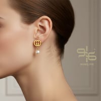 حلق قوتشي باللؤلؤ - ذهبي - مستوحى