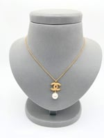 طقم شانيل سلسال وحلق - مستوحى