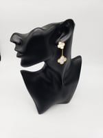 حلق فان كليف وردتين عدة الوان - مستوحى