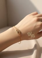 سوارة شانيل فضي وذهبي - مستوحاة