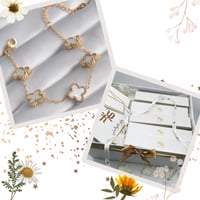 بوكس توزيعه 5 اساور فان كليف ميني - مستوحى