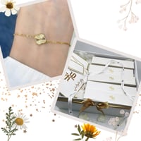 بوكس توزيعه 5 اساور وردة