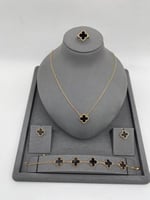 طقم فان كليف 4 قطع - اسود - مستوحى