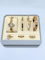 بكج فاخر مكون من 7 قطع مستوحى من تصاميم عالمية