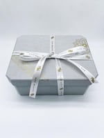 بكج فاخر مكون من 7 قطع مستوحى من تصاميم عالمية