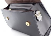 شنطة نسائي مميزة بعدة اللوان