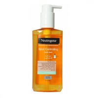 غسول للوجه للتحكم بالحبوب خال من الزيوت من نيوتروج...