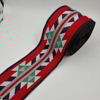 كلف سدو بتدرجات اللون الاحمر البدوي