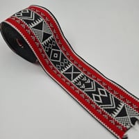 كلف سدو بتدرجات اللون الاحمر البدوي