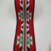 كلف سدو بتدرجات اللون الاحمر البدوي