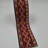 كلف سدو بتدرجات اللون الاحمر البدوي