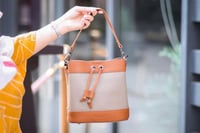 شنطه جلد حجم وسط