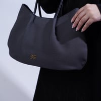 شنطة بهيرة وسط مع محفظة