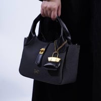 شنطة بهيرة حجم وسط قماش