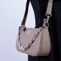 شنطة بهيرة جلد طبيعي بني فاتح – حجم صغير