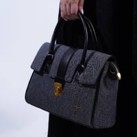 شنطه بهيرة قماش الحجم وسط