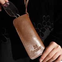 محفظة نظارات بني