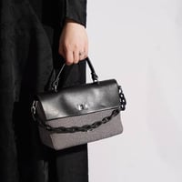 شنطة بهيرة حجم وسط