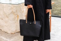 شنطة بهيرة جلد طبيعي حجم كبير