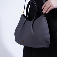 شنطة بهيرة وسط مع محفظة