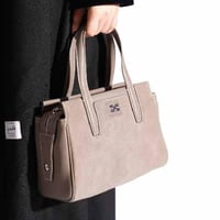 شنطة بهيرة جلد طبيعي حجم وسط