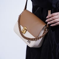 شنطه كتف نسائية بهيرة بيج وسط