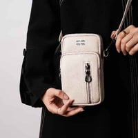 شنطة صغيره كروس جلد طبيعي