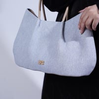 شنطة بهيرة وسط مع محفظة