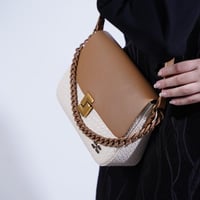 شنطه كتف نسائية بهيرة بيج وسط