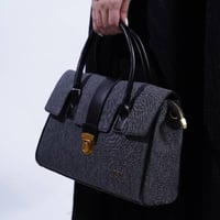 شنطه بهيرة قماش الحجم وسط