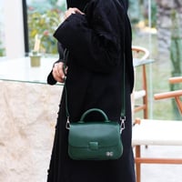 شنطة بهيرة حجم صغير جلد طبيعي