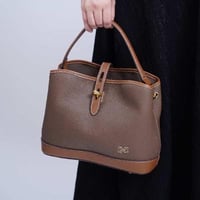 شنطة بهيرة جلد طبيعي حجم وسط