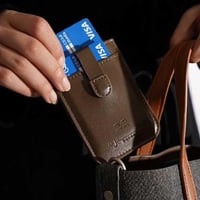 محفظة بطاقات بني