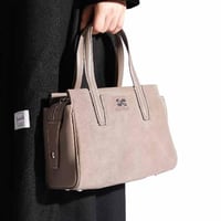 شنطة بهيرة جلد طبيعي حجم وسط