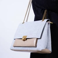 شنطه بهيرة قماش وسط