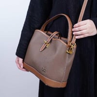 شنطة بهيرة جلد طبيعي حجم وسط