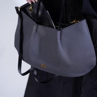 شنطة بهيرة وسط مع محفظة