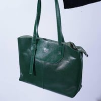 شنطة جلد طبيعي حجم كبير