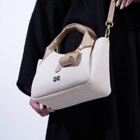 شنطة بهيرة حجم وسط قماش