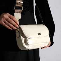 شنطة بهيرة جلد طبيعي حجم وسط